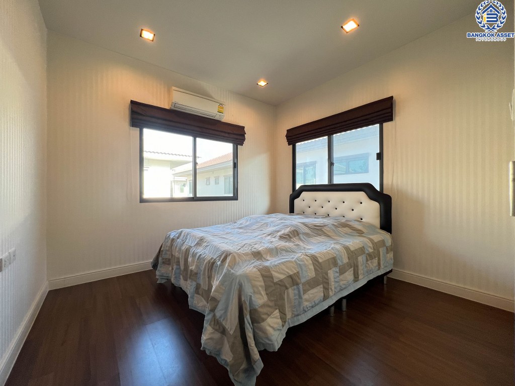 *****บ้านเดี่ยวมือสอง โครงการ สราญสิริ ติวานนท์-แจ้งวัฒนะ เนื้อที่ 58 ตร.ว. ฟังก์ชัน 3 ห้องนอน 3 ห้องน้ำ 2 ที่จอดรถ เจ้าของเดิมดูแลดีมาก ภายในพร้อมอยู่ โครงการบนทำเลใกล้เมือง เชื่อมต่อถนนแจ้งวัฒนะ ถนนติวานนท์ ใกล้จุดขึ้นทางด่วน "ศรีสมาน"